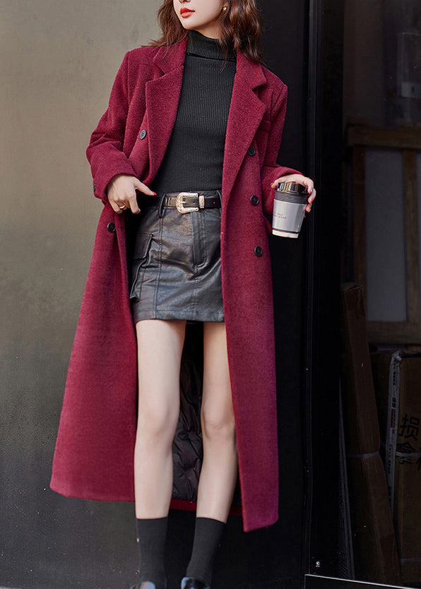 Well Tailored Coat with a Graceful Silhouette