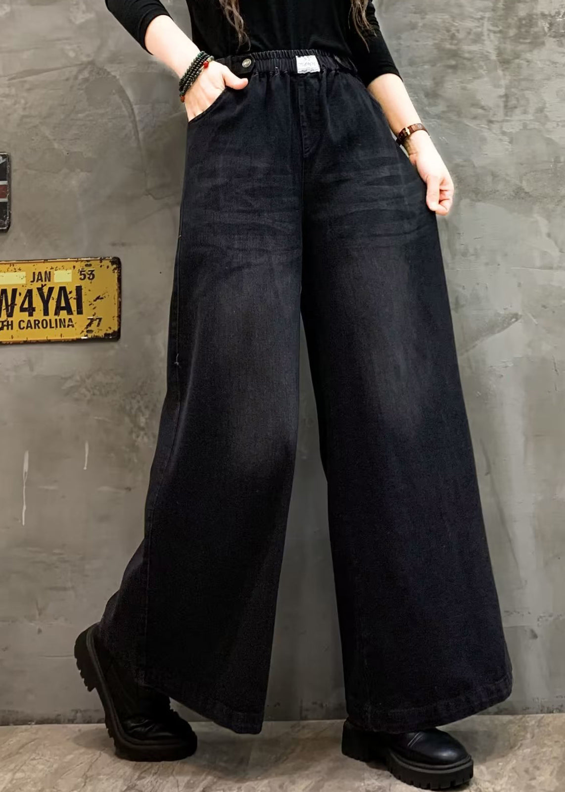 Well Tailored Pants with a Graceful Silhouette