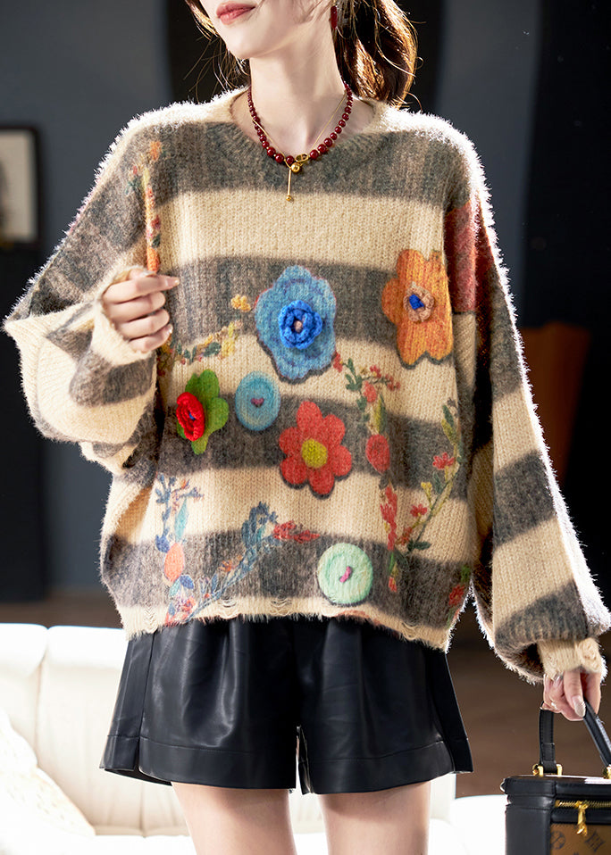 Effortlessly Elegant Sweater with a Timeless Design