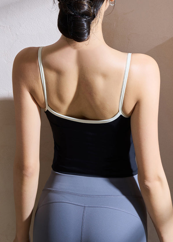 Well Tailored Top with a Graceful Silhouette