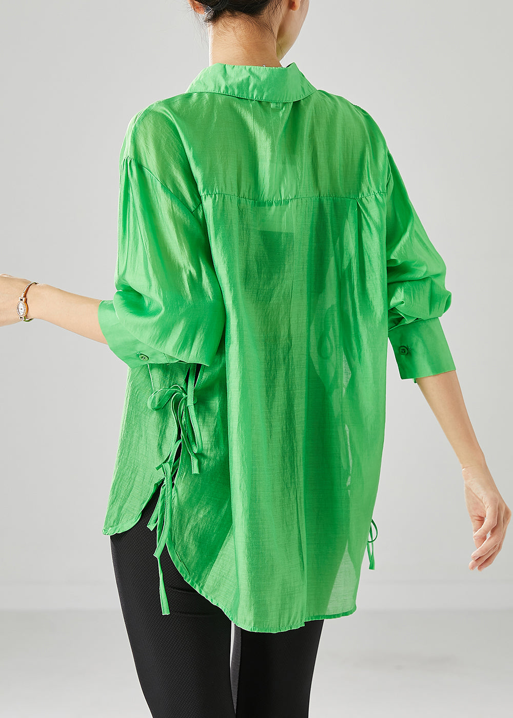 Classic Vintage Blouse with a Flattering Fit