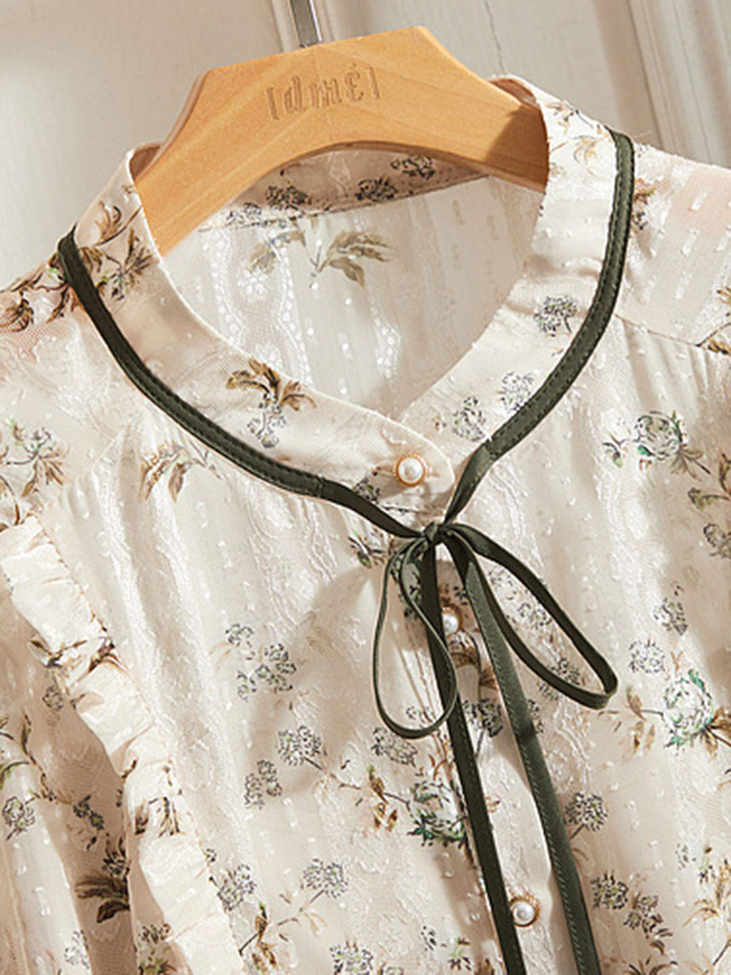 Elegantly Styled Blouse for Everyday Wear