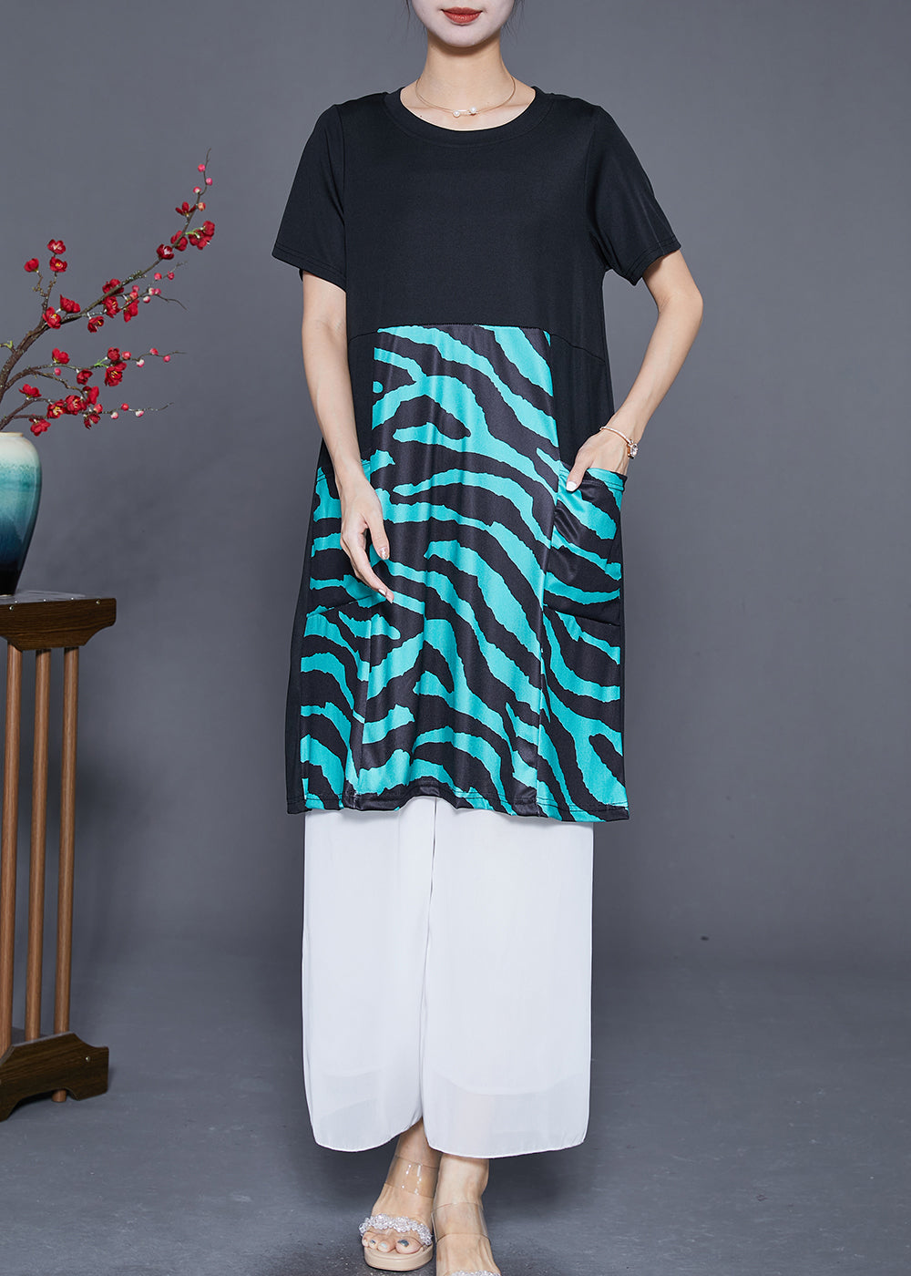 Classic Vintage Dress with a Flattering Fit
