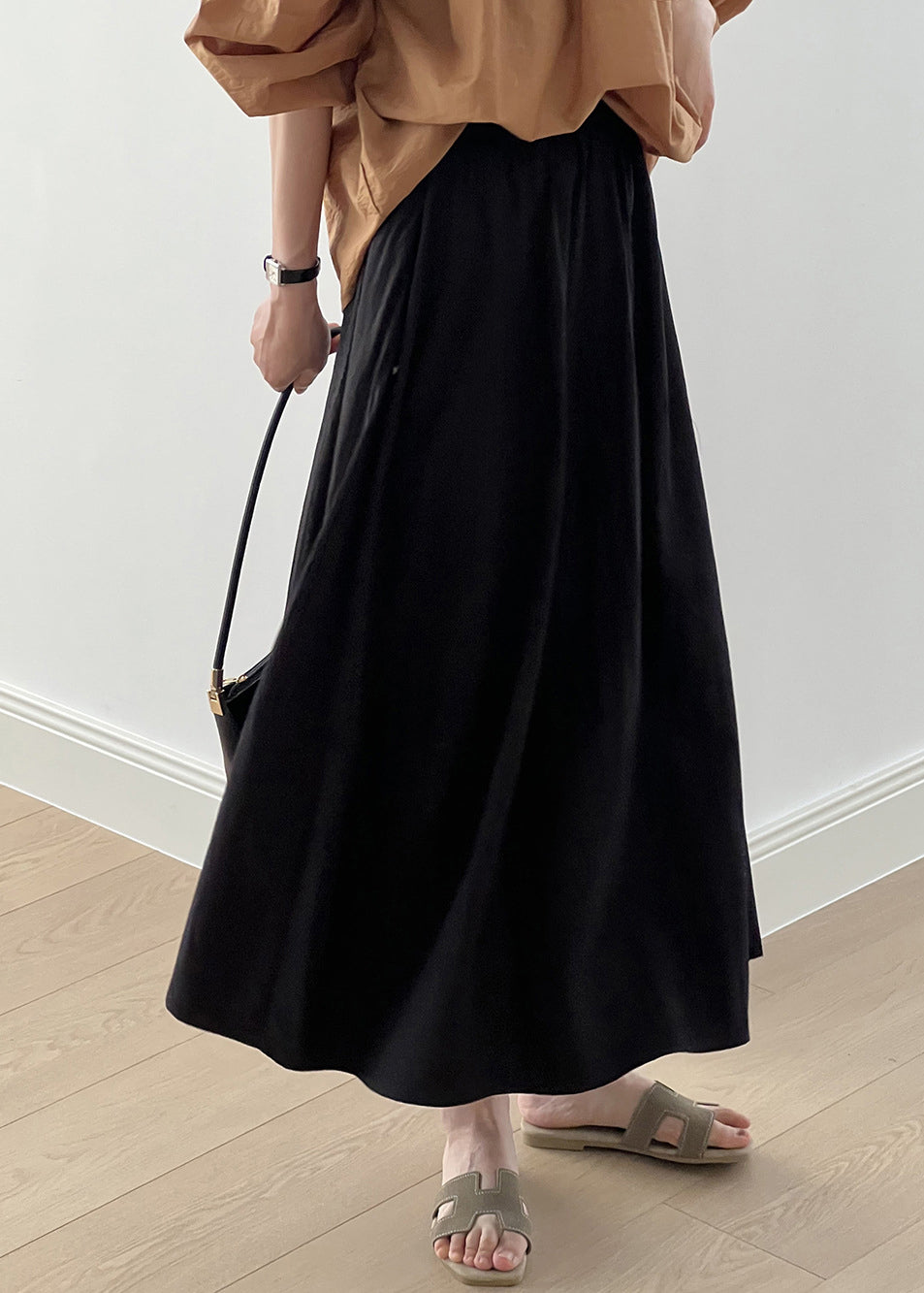 Effortlessly Elegant Garment with a Timeless Design