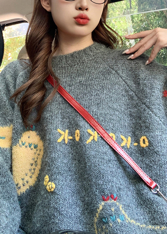 Classic Vintage Sweater with a Flattering Fit
