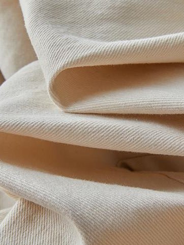 Effortlessly Elegant Pants with a Timeless Design