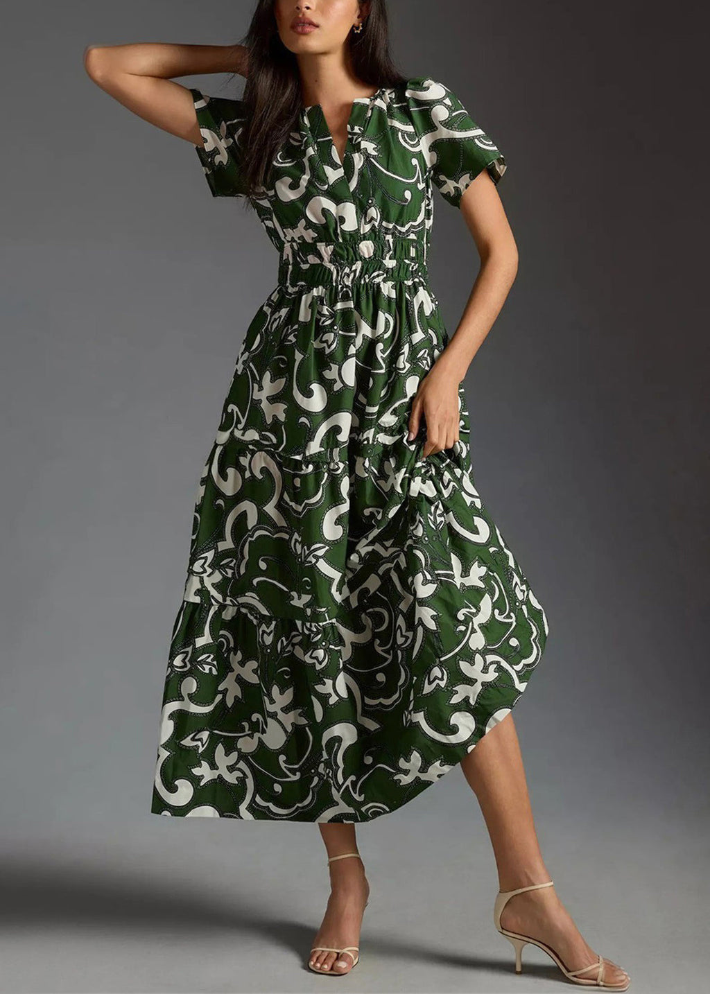 Beautifully Finished Dress in a Timeless Design