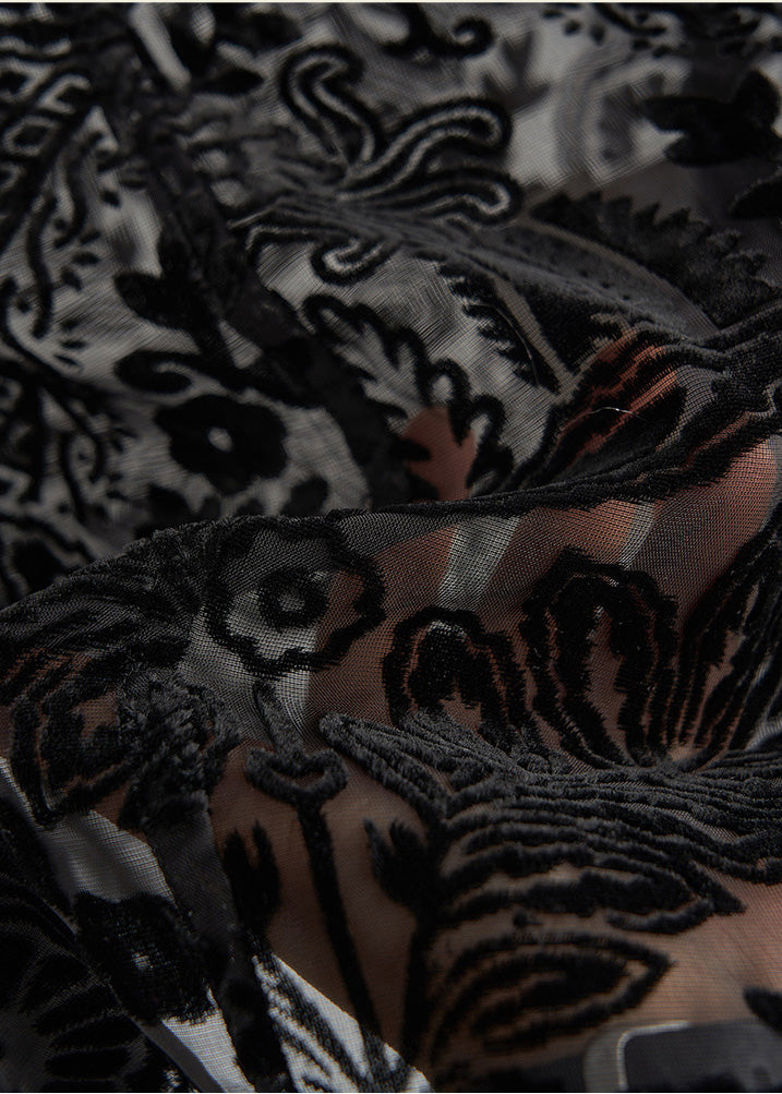 Effortlessly Elegant Blouse with a Timeless Design