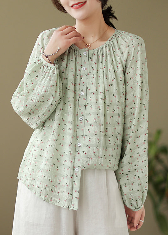 Classic Vintage Blouse with a Flattering Fit