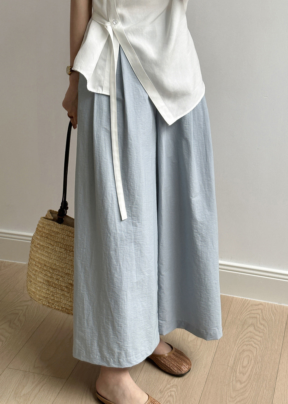 Classic Vintage Pants with a Flattering Fit