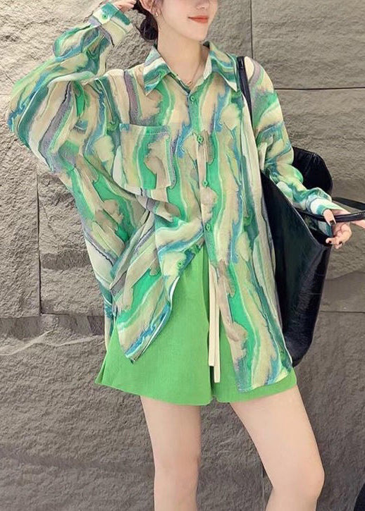 Classic Vintage Shirt with a Flattering Fit