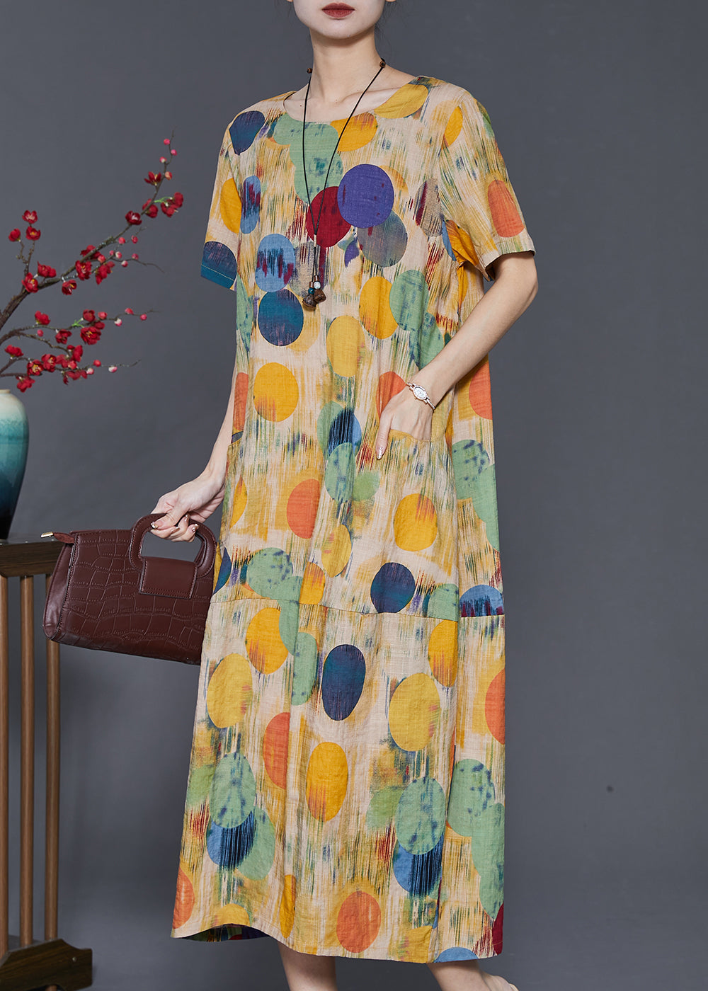 Well Tailored Dress with a Graceful Silhouette