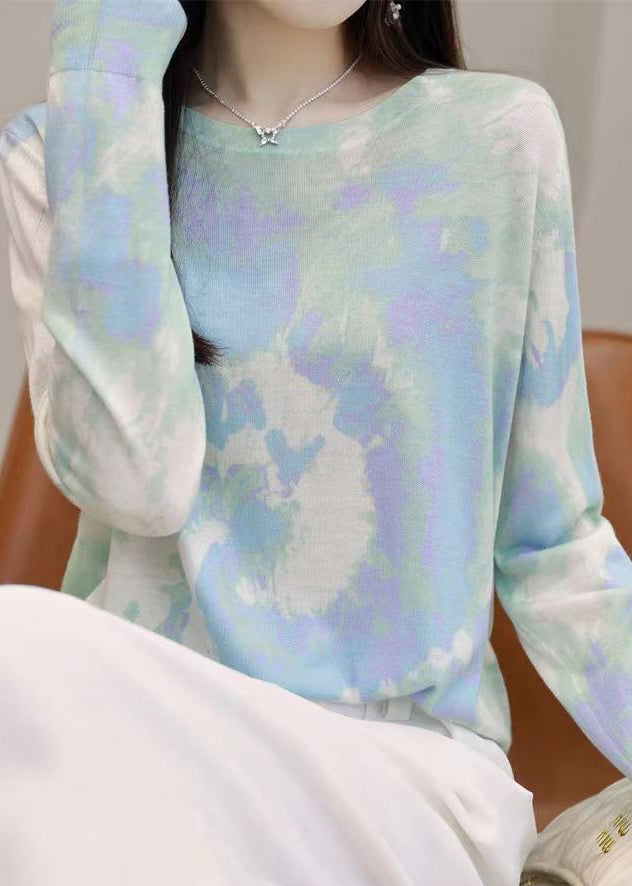 Effortlessly Elegant Top with a Timeless Design