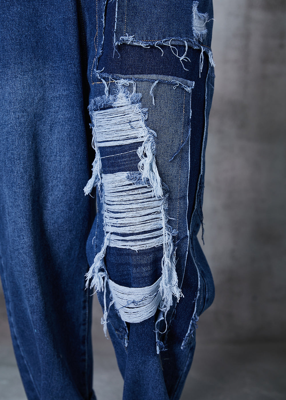 Effortlessly Elegant Pants with a Timeless Design
