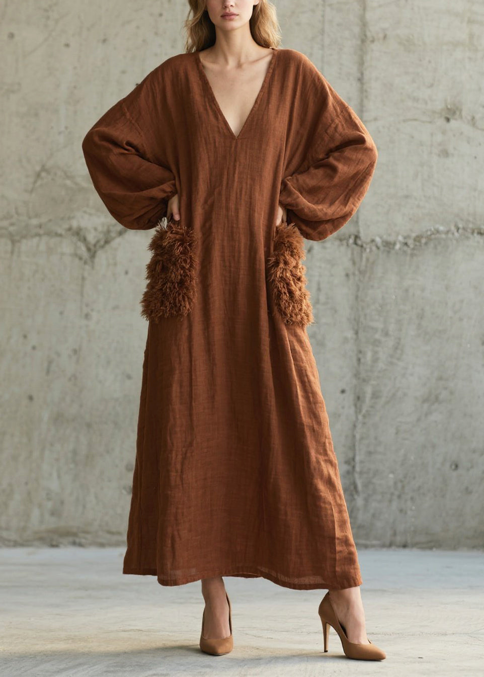 Beautifully Finished Dress in a Timeless Design