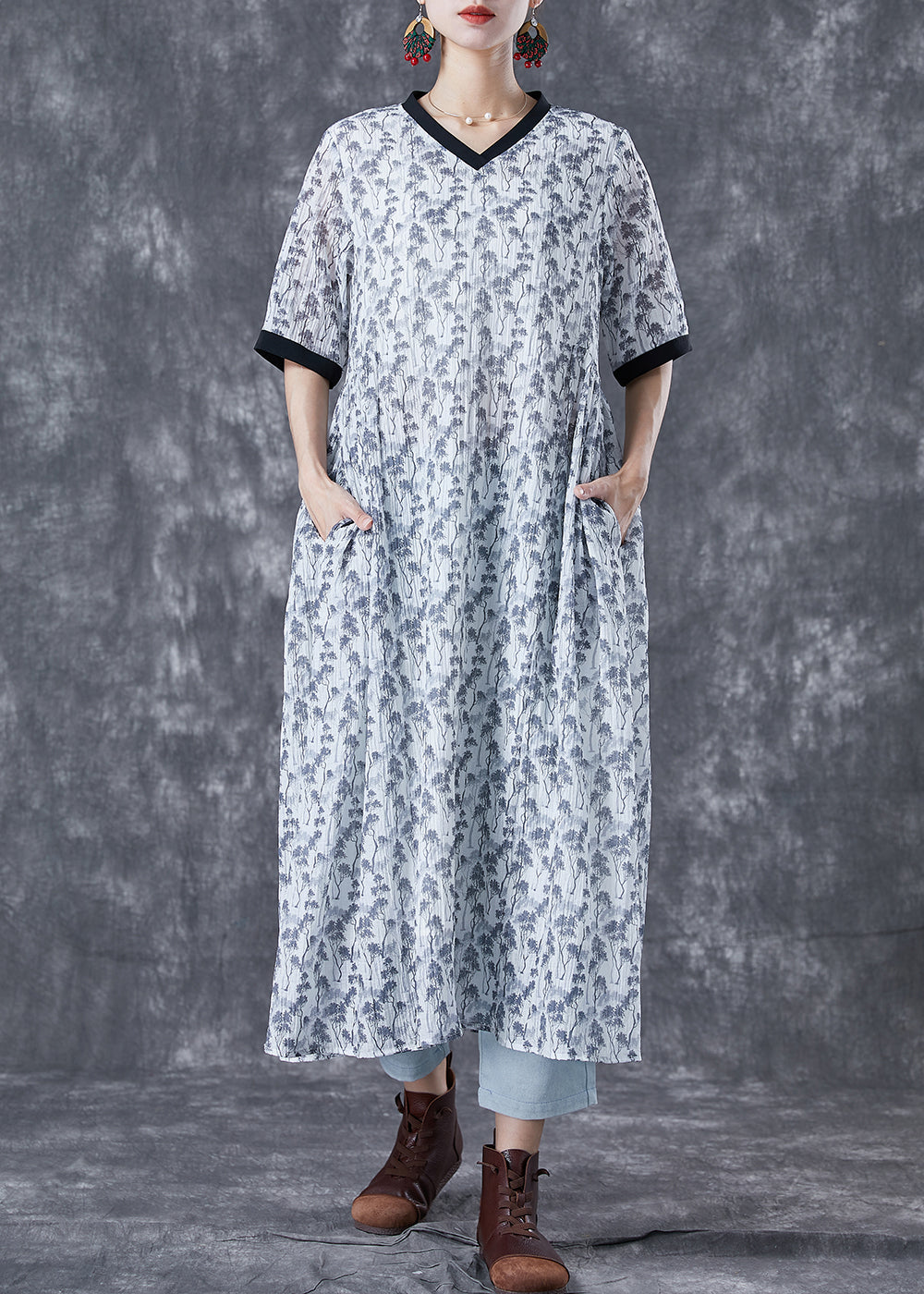 Effortlessly Elegant Dress with a Timeless Design