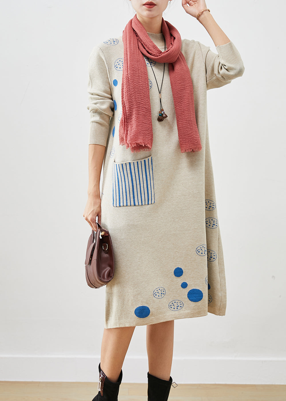 Well Tailored Dress with a Graceful Silhouette