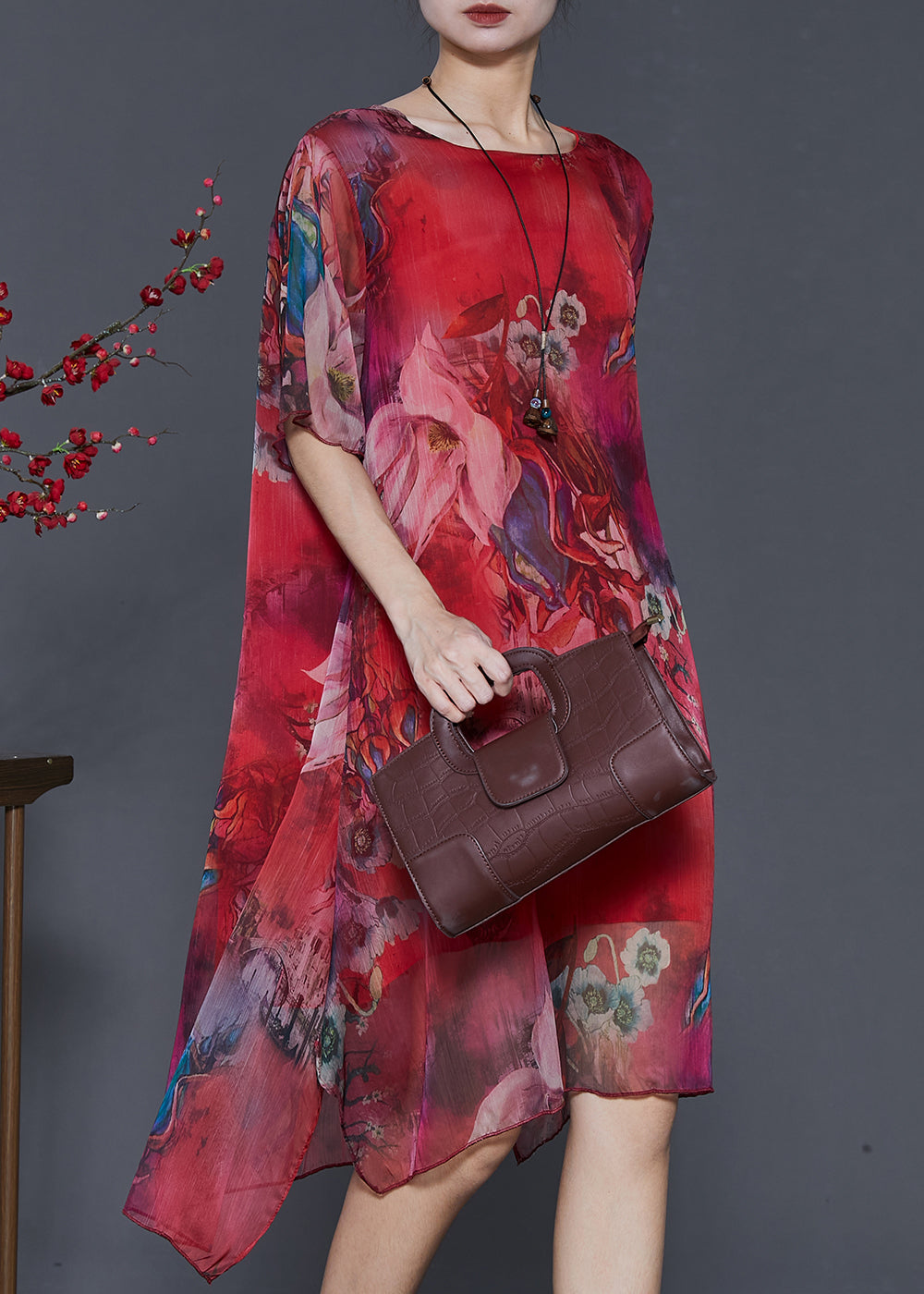 Beautifully Finished Dress in a Timeless Design