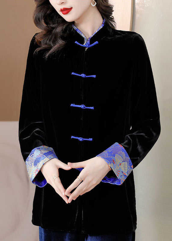 Gracefully Styled Coat for Any Occasion