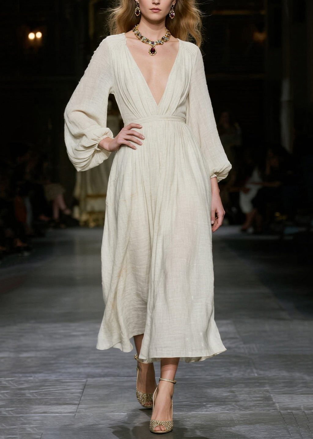 Effortlessly Elegant Dress with a Timeless Design
