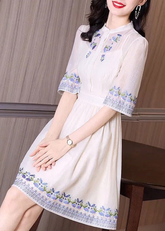 Beautifully Finished Dress in a Timeless Design