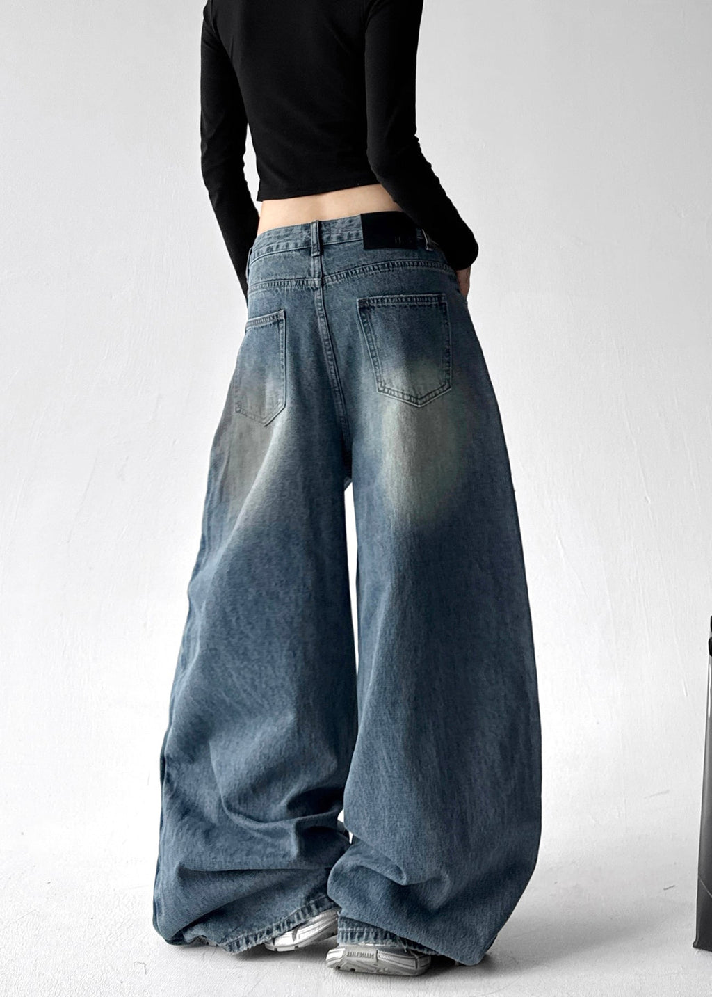 Elegantly Styled Pants for Everyday Wear