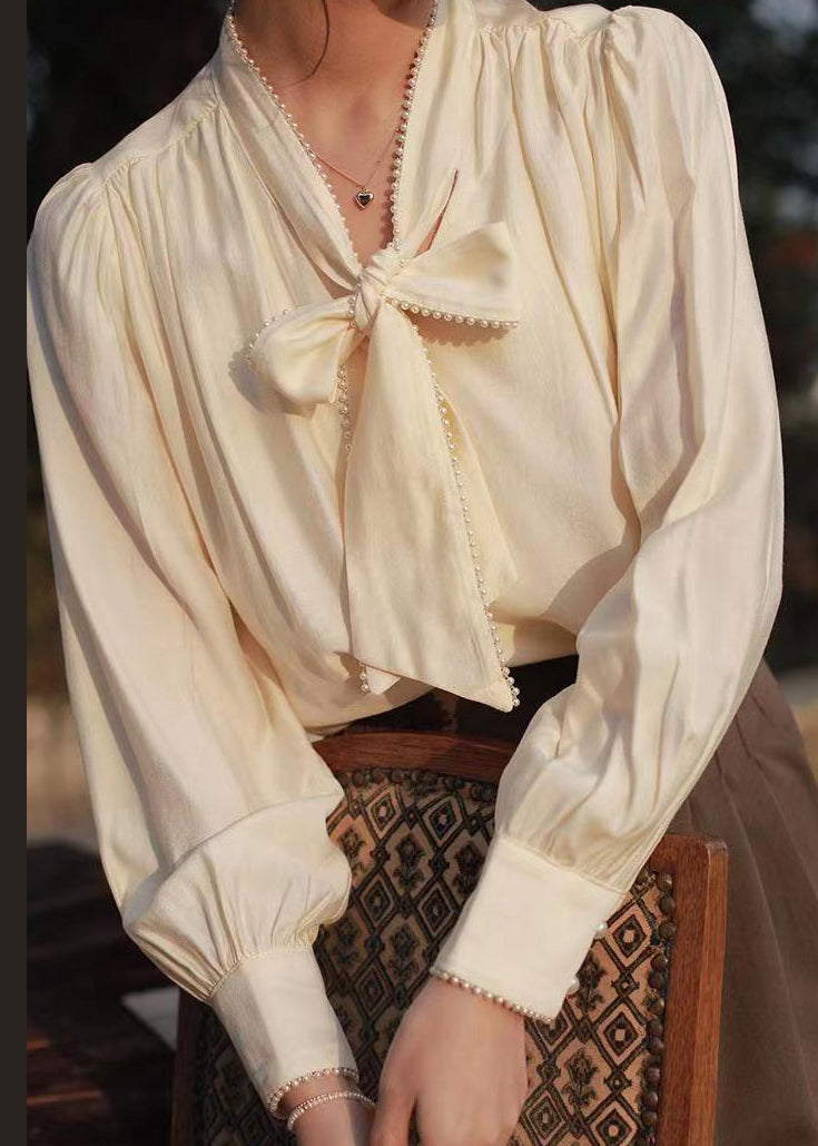 Classic Vintage Blouse with a Flattering Fit