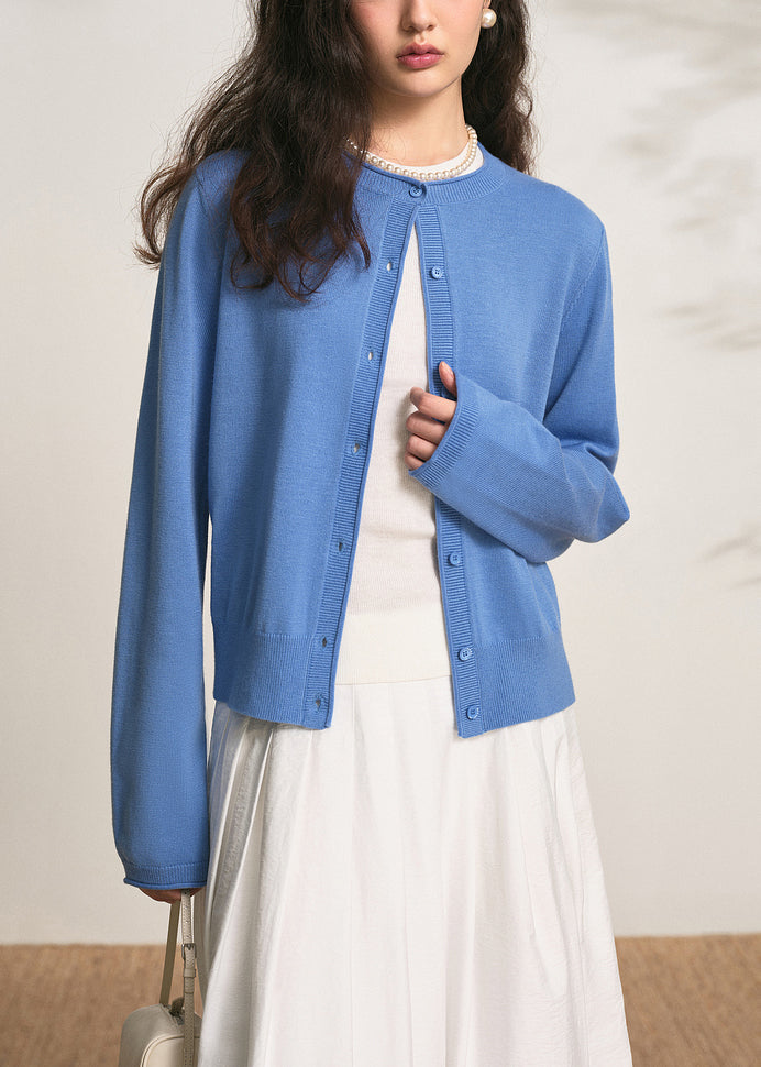 Classic Vintage Cardigan with a Flattering Fit