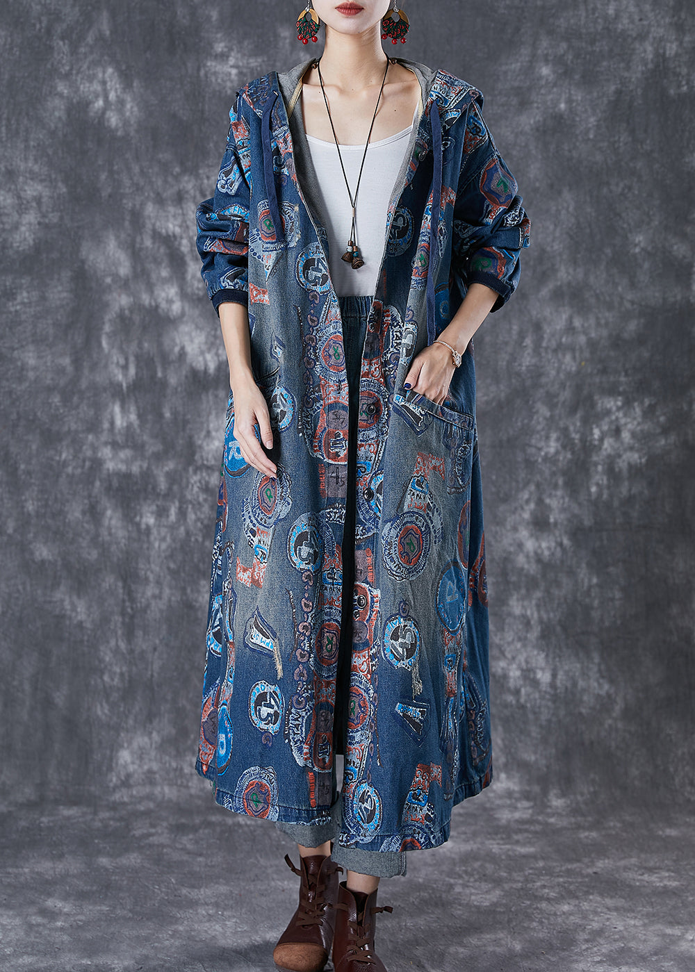 Well Tailored Coat with a Graceful Silhouette