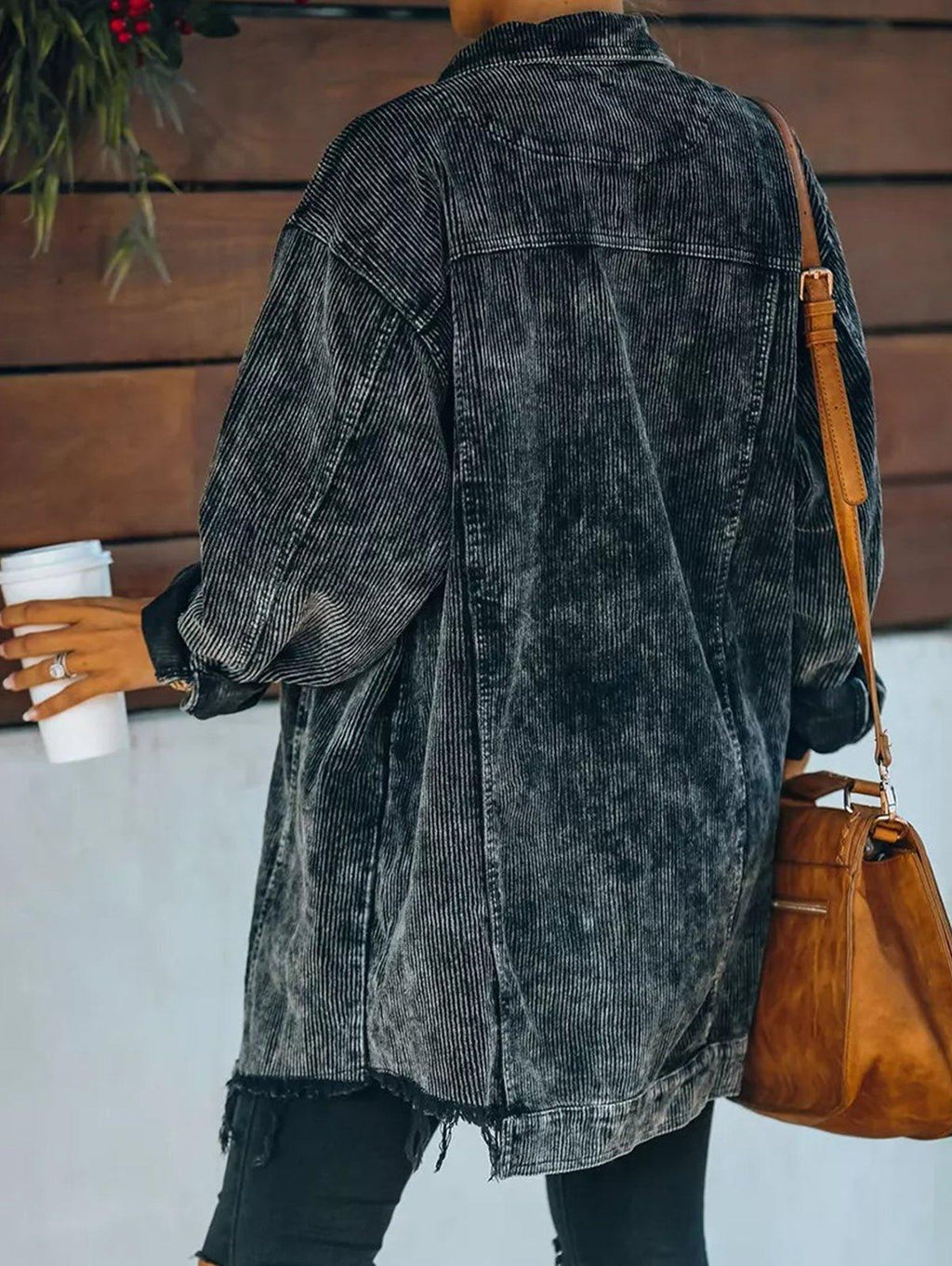 Well Tailored Jacket with a Graceful Silhouette