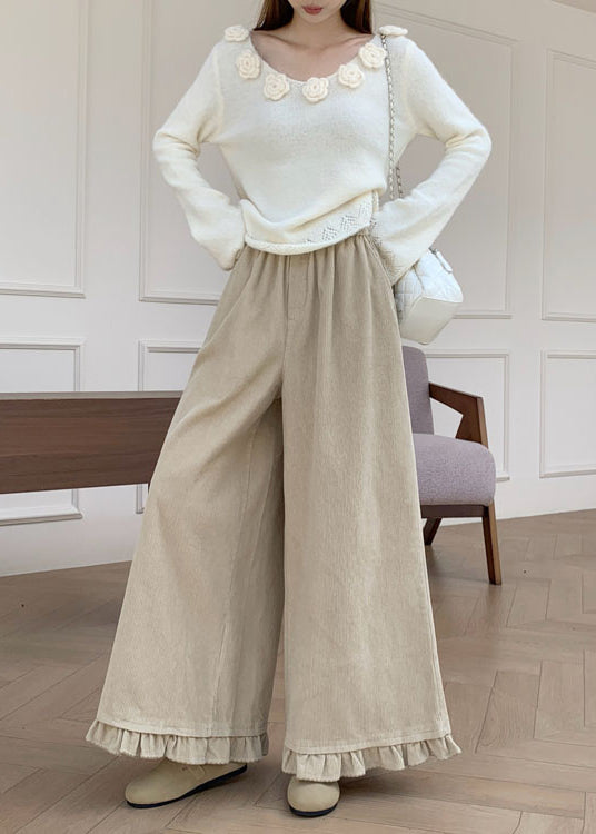 Effortlessly Elegant Pants with a Timeless Design