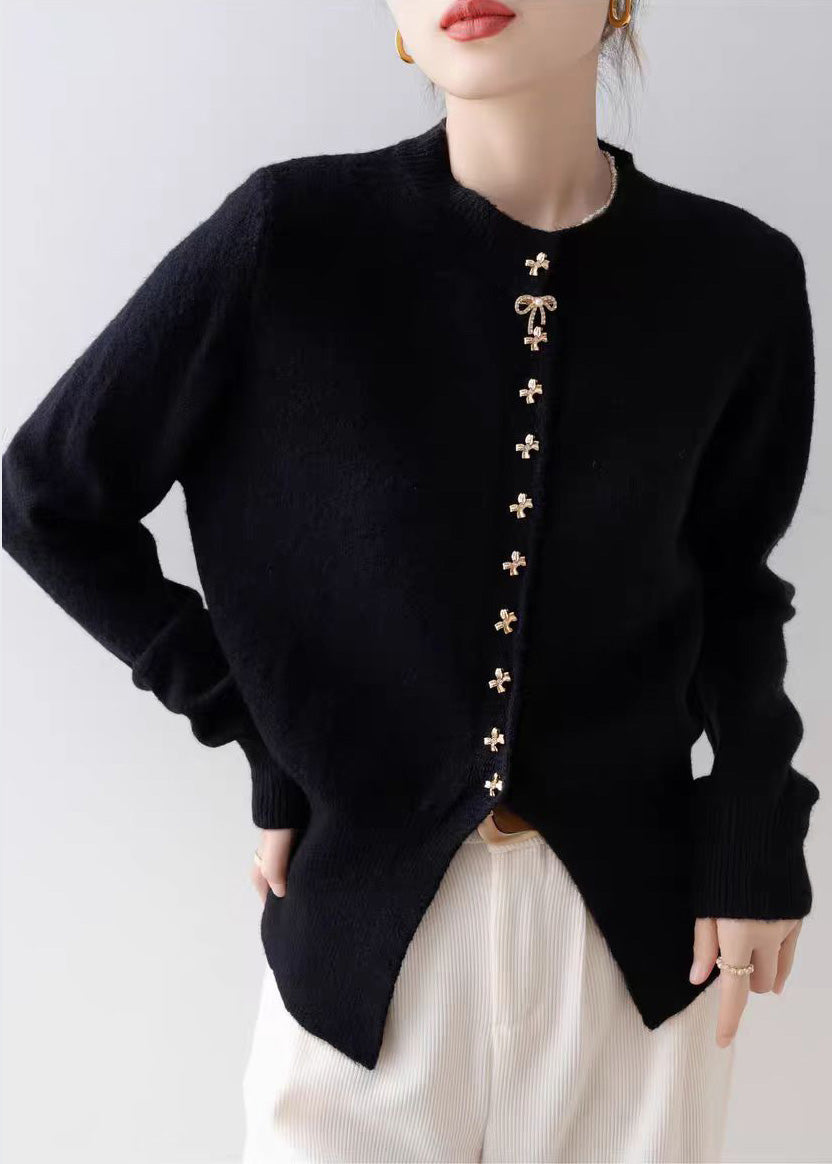 Effortlessly Elegant Cardigan with a Timeless Design