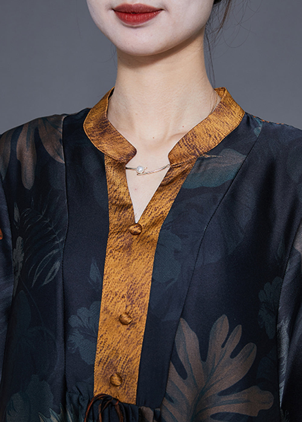 Well Tailored Dress with a Graceful Silhouette