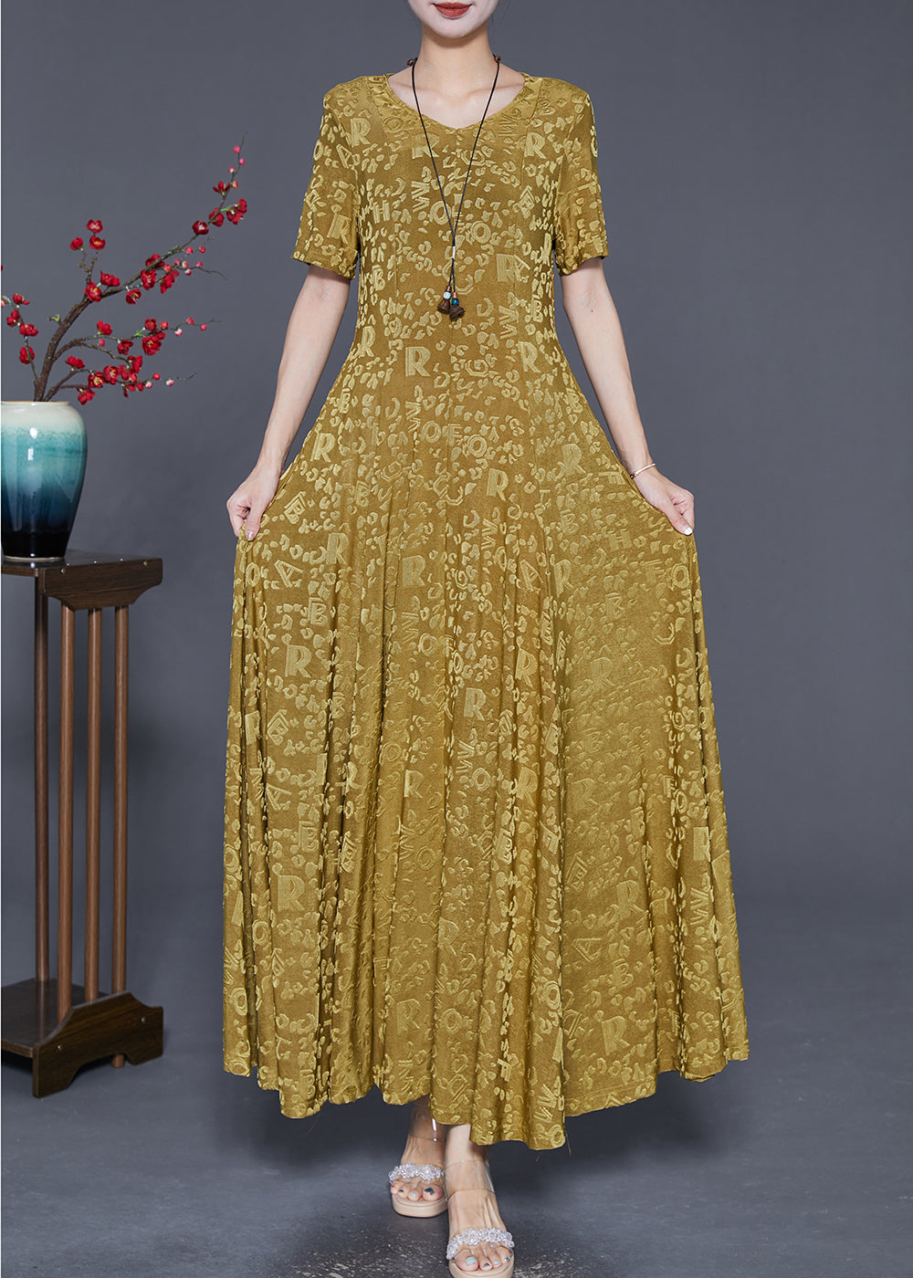 Gracefully Styled Dress for Any Occasion