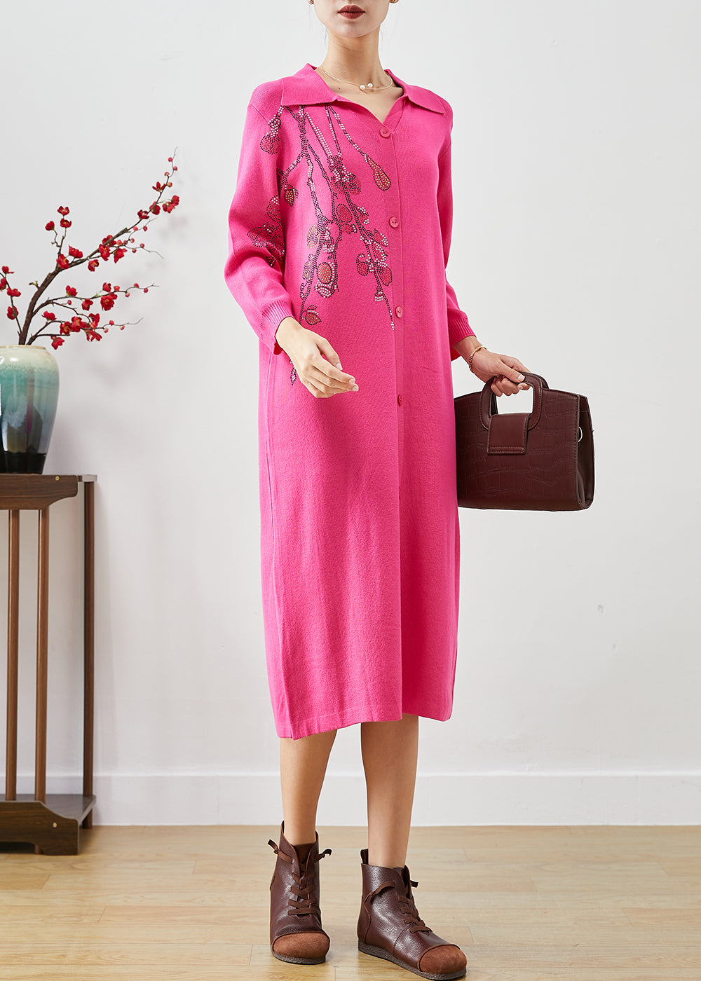Well Tailored Dress with a Graceful Silhouette