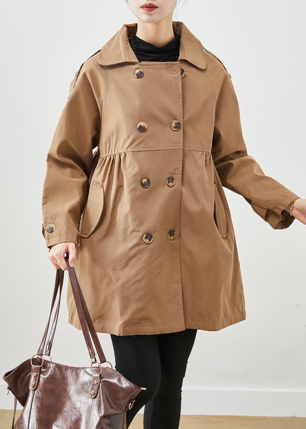 Effortlessly Elegant Coat with a Timeless Design