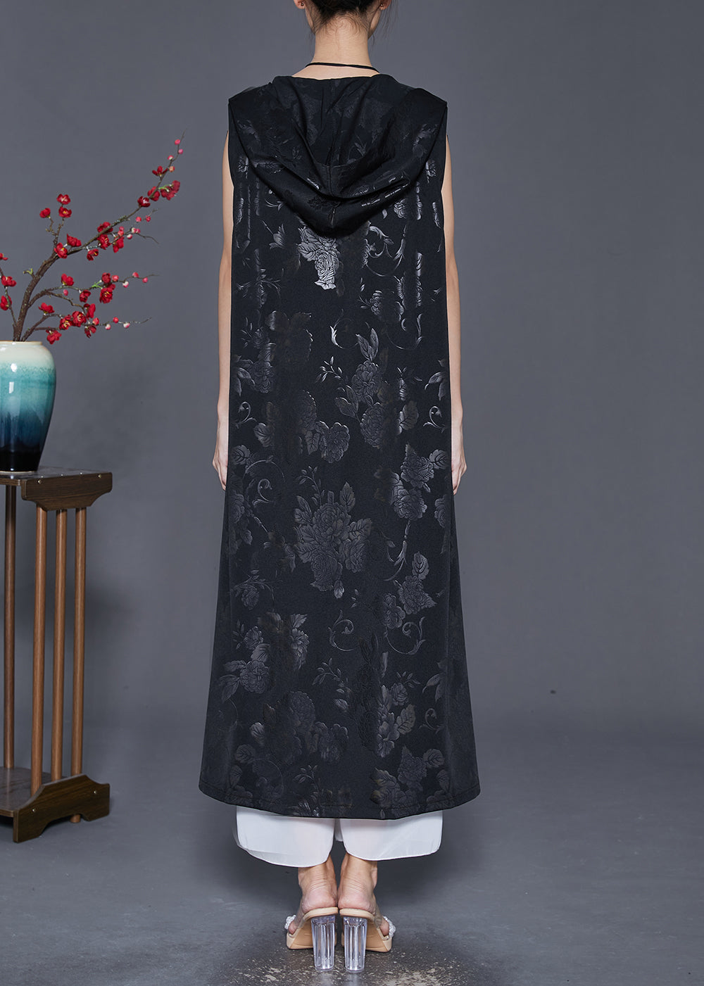 Effortlessly Elegant Garment with a Timeless Design