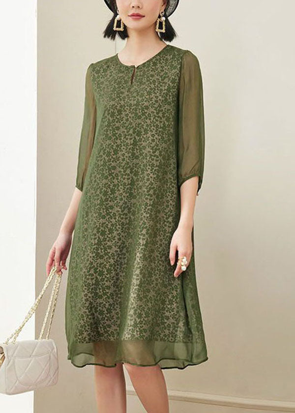 Well Tailored Dress with a Graceful Silhouette