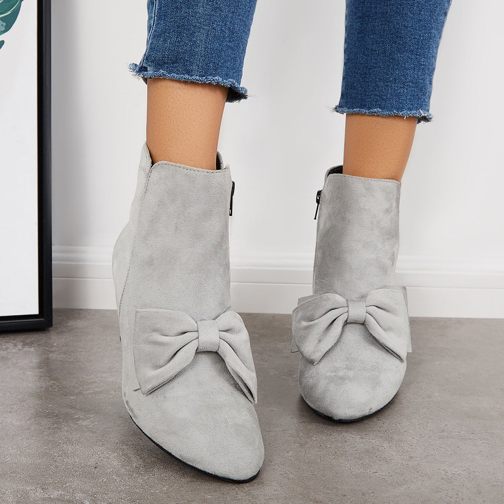 Graceful Orthopedic Boots for Modern Look