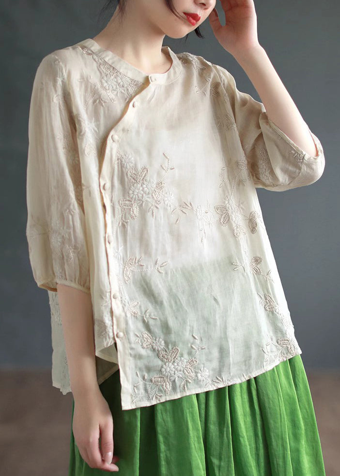 Effortlessly Elegant Blouse with a Timeless Design
