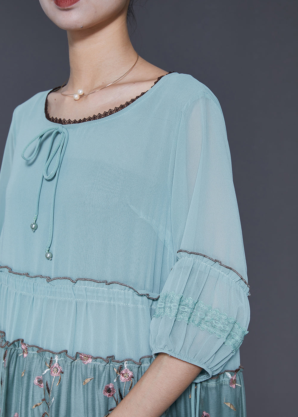 Beautifully Finished Dress in a Timeless Design