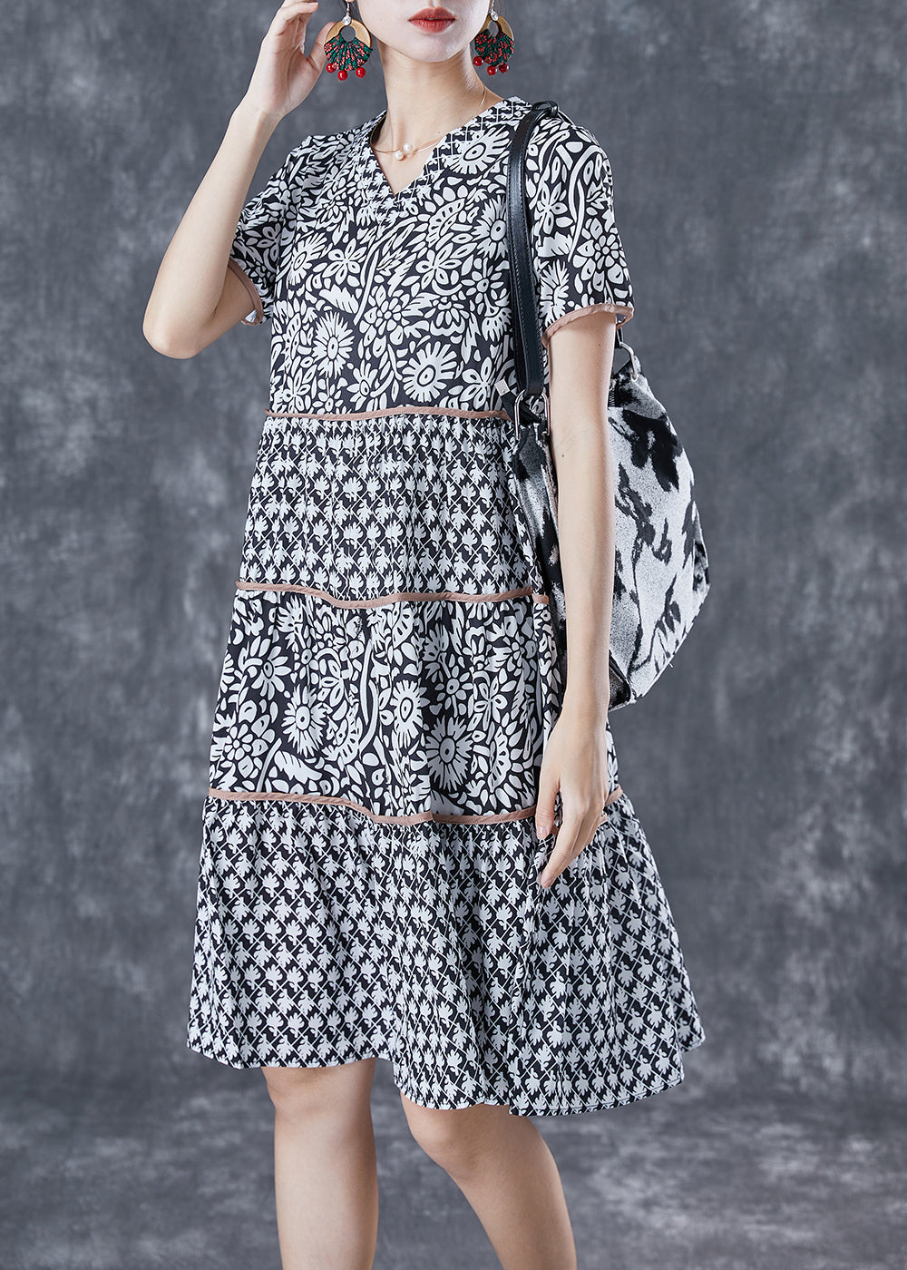 Effortlessly Elegant Dress with a Timeless Design
