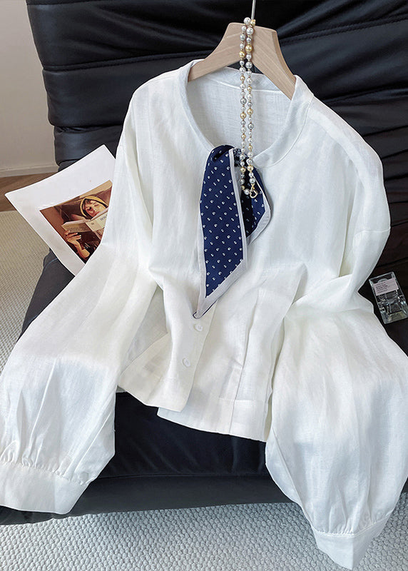 Classic Vintage Blouse with a Flattering Fit