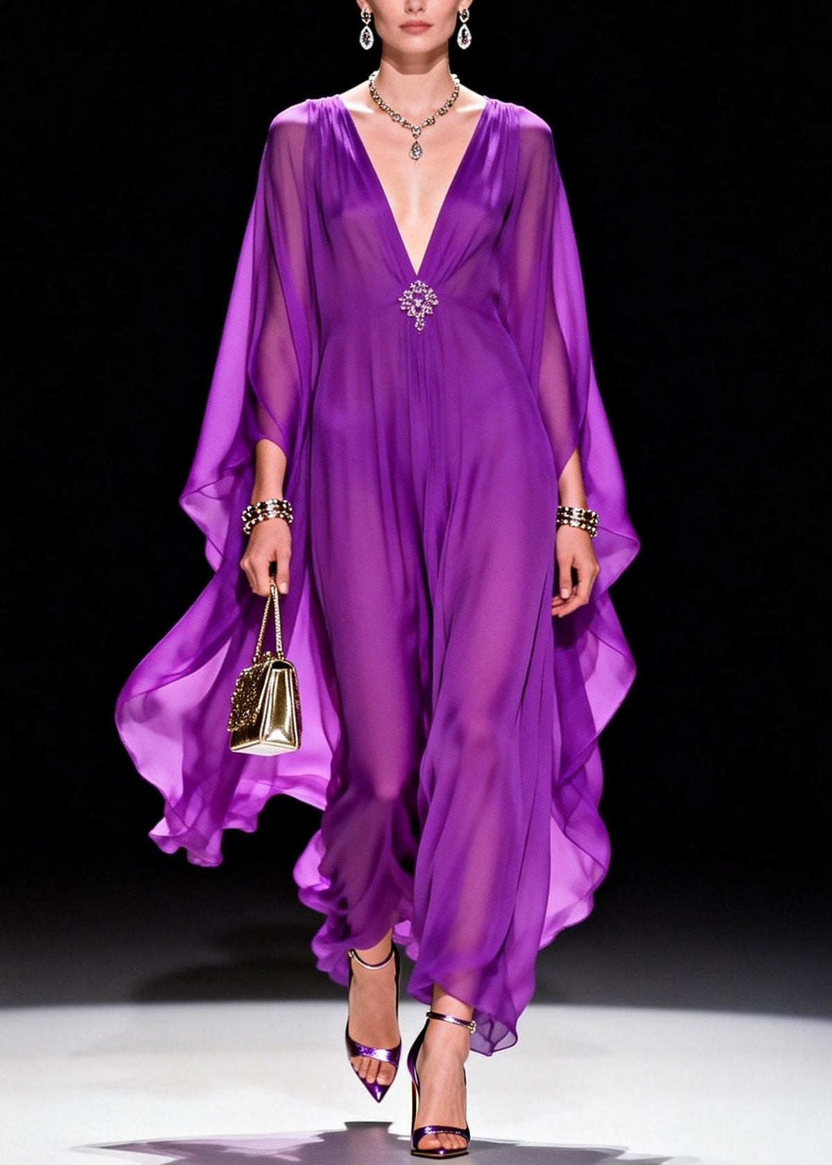 Beautifully Finished Dress in a Timeless Design