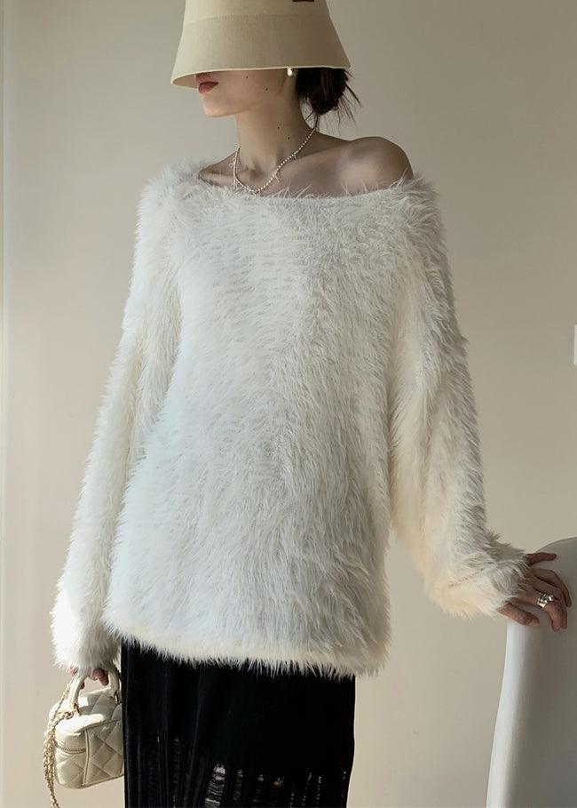Well Tailored Sweater with a Graceful Silhouette