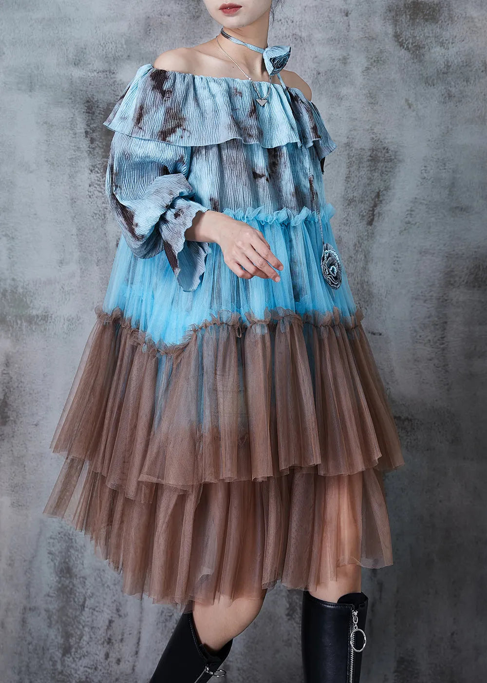 Beautifully Finished Dress in a Timeless Design