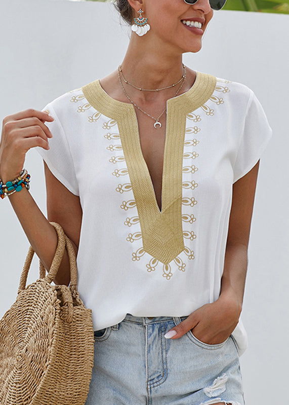 Well Tailored Top with a Graceful Silhouette