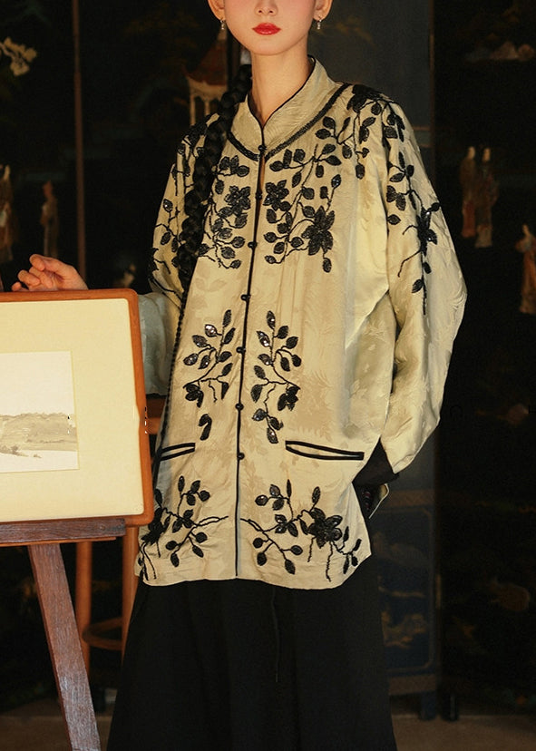 Effortlessly Elegant Coat with a Timeless Design