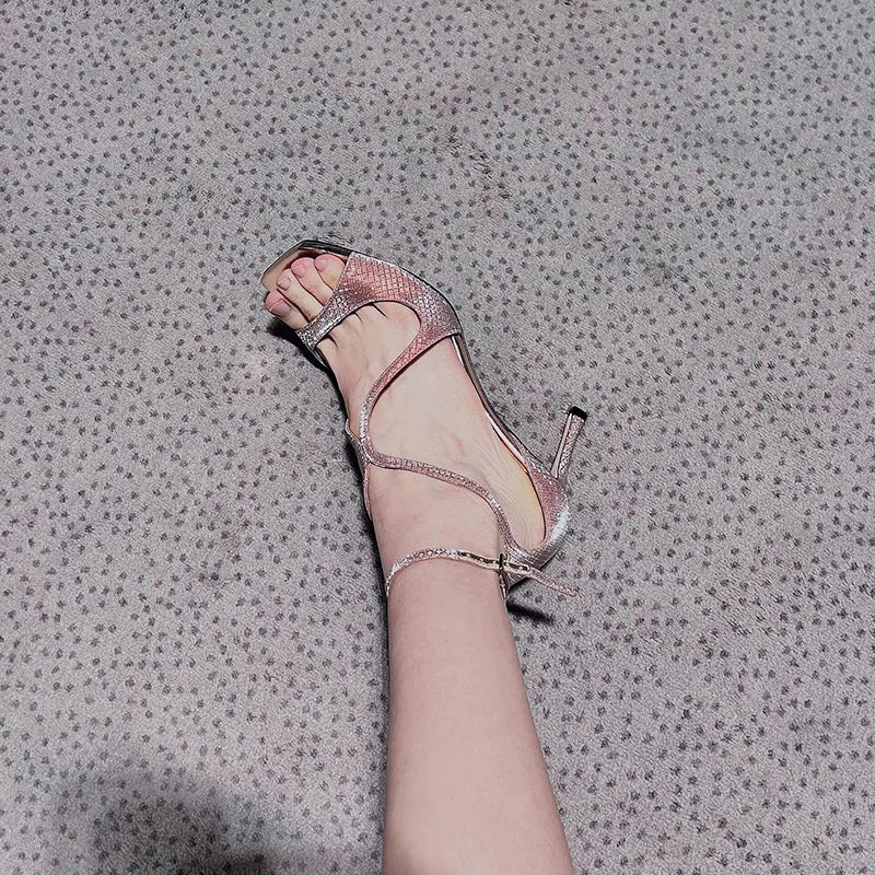 Chic Orthopedic Sandals with Unique Design