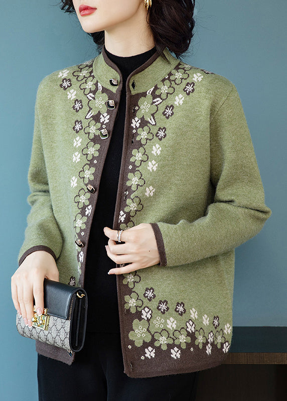 Elegantly Styled Coat for Everyday Wear